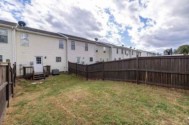 102 KADIES LN, Edinburg, VA 22824