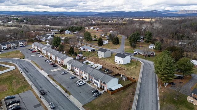 102 KADIES LN, Edinburg, VA 22824