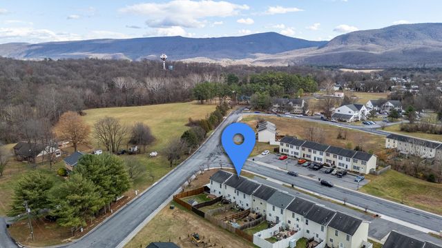 102 KADIES LN, Edinburg, VA 22824