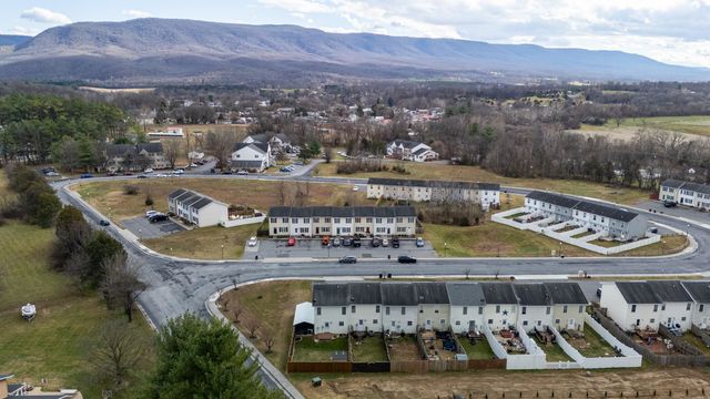 102 KADIES LN, Edinburg, VA 22824