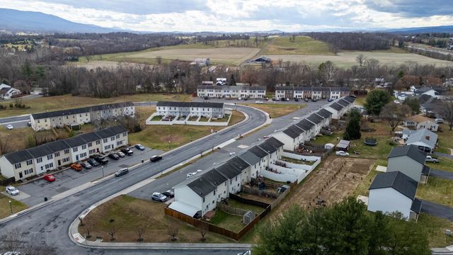 102 KADIES LN, Edinburg, VA 22824