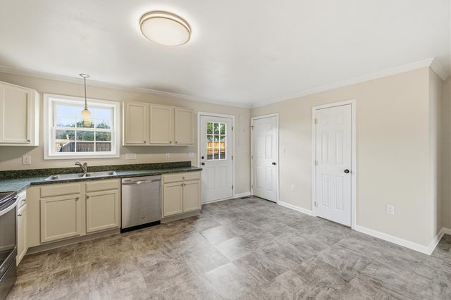 102 KADIES LN, Edinburg, VA 22824