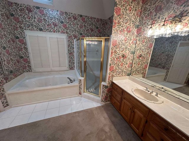 8766 WOOD MILLS CV W, Memphis, TN 38016