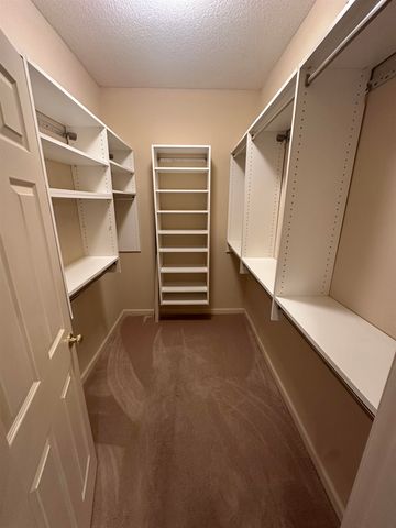 8766 WOOD MILLS CV W, Memphis, TN 38016