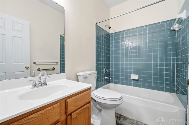 2002 Commons Circle, Batavia, OH 45103