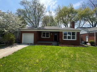 20910 Van Antwerp, Harper Woods, MI 48225