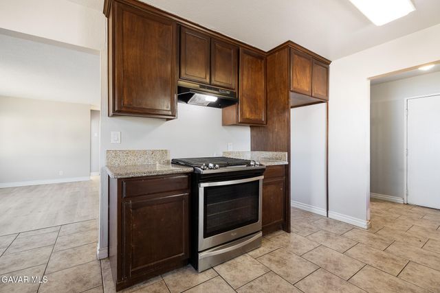 639 E Ovington Street, Lancaster, CA 93535