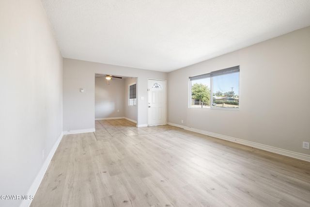 639 E Ovington Street, Lancaster, CA 93535