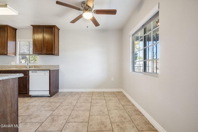 639 E Ovington Street, Lancaster, CA 93535