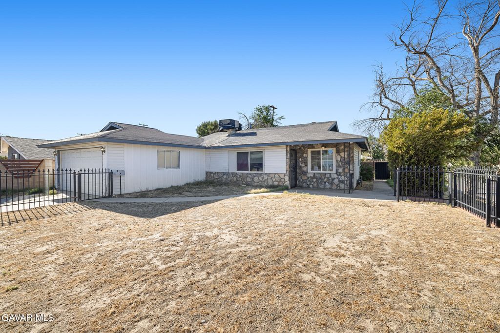 639 E Ovington Street, Lancaster, CA 93535