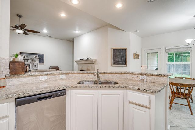228 Lovers Path Drive, Springtown, TX 76082