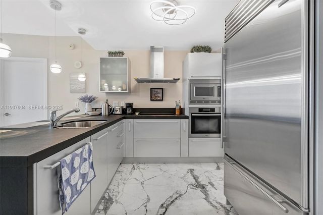 18201 Collins Avenue 1408, Sunny Isles Beach, FL 33160