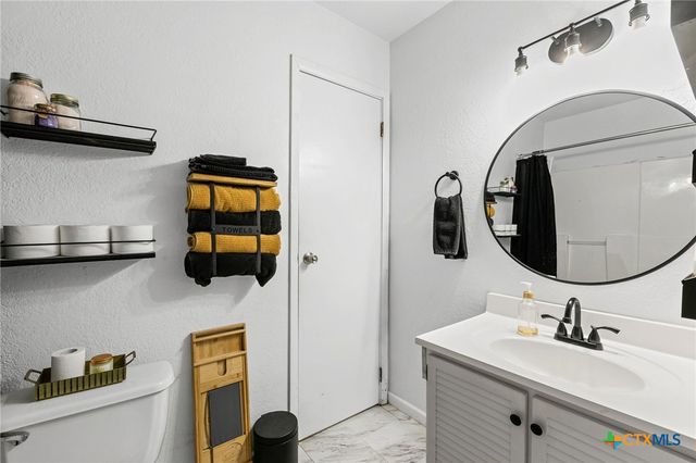 1105 East Avenue O, Belton, TX 76513