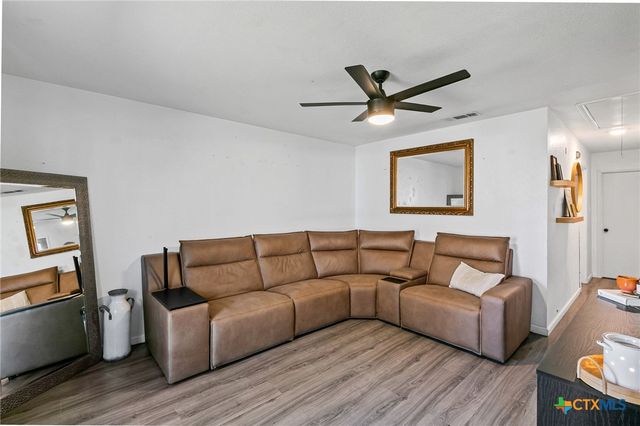 1105 East Avenue O, Belton, TX 76513