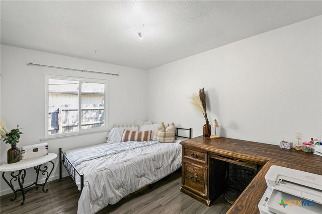 1105 East Avenue O, Belton, TX 76513