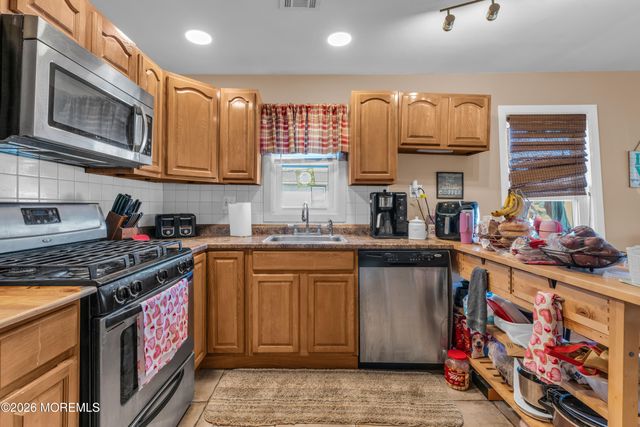 140 7th Street, Hazlet, NJ 07734