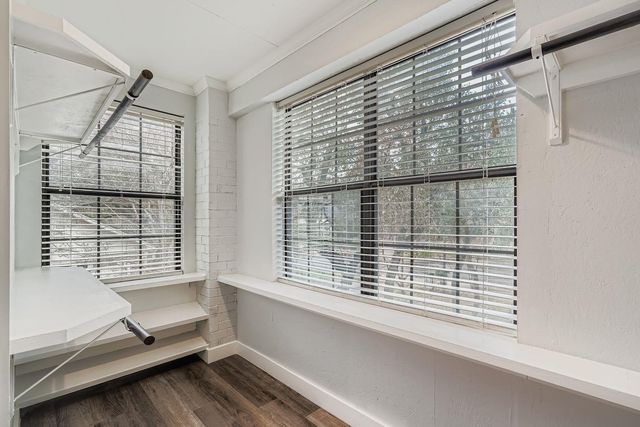 11101 Country KNLS, Austin, TX 78750