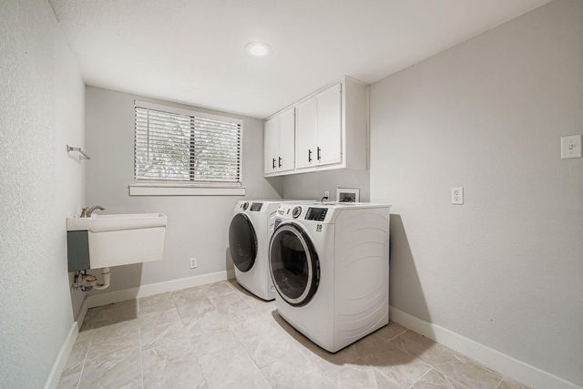 11101 Country KNLS, Austin, TX 78750