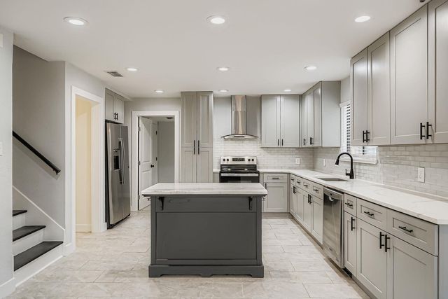 11101 Country KNLS, Austin, TX 78750