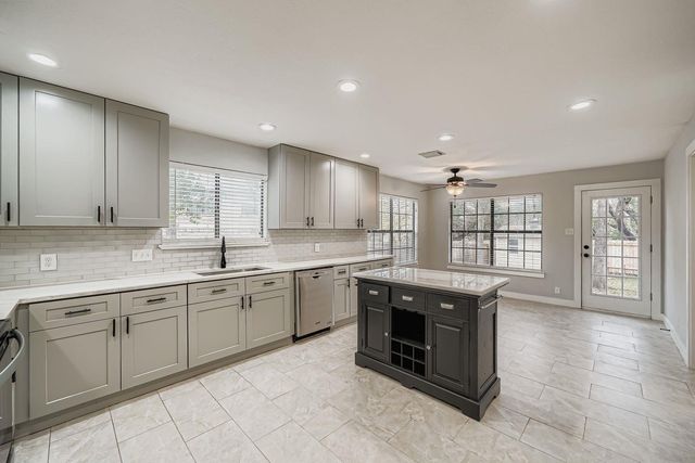 11101 Country KNLS, Austin, TX 78750