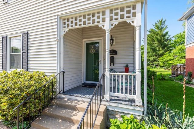 717 Clark Street, St Charles, MO 63301