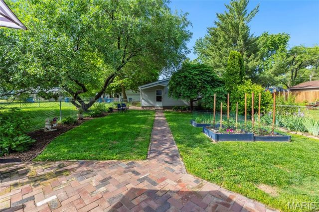 717 Clark Street, St Charles, MO 63301