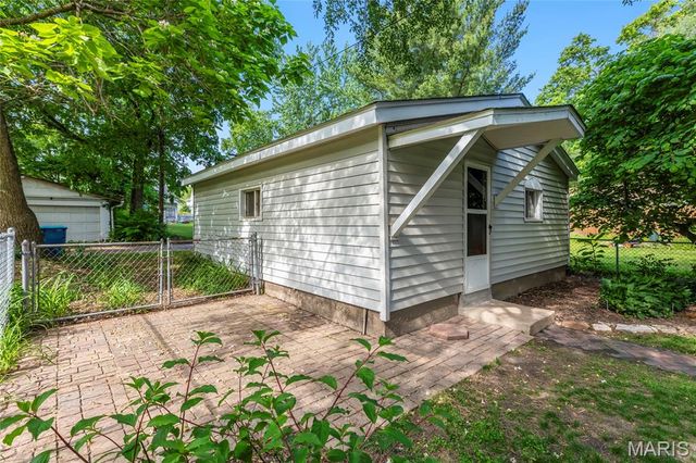 717 Clark Street, St Charles, MO 63301