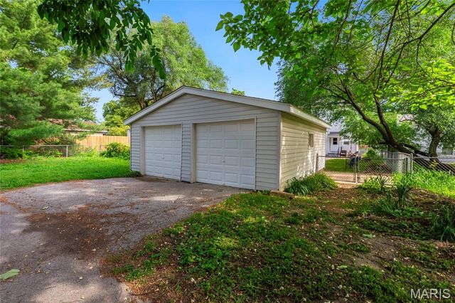 717 Clark Street, St Charles, MO 63301