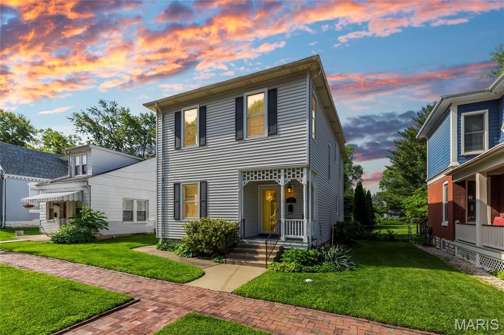 717 Clark Street, St Charles, MO 63301
