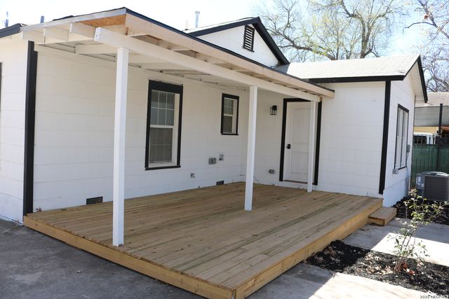 2105 Pasadena, San Antonio, TX 78201