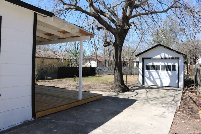 2105 Pasadena, San Antonio, TX 78201