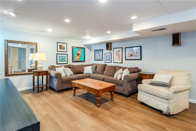 25 Aberdeen Avenue, Oakwood, OH 45419