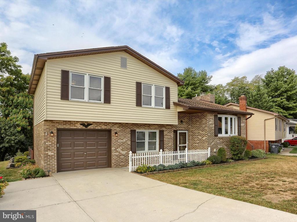 204 READING ST, Steelton, PA 17113
