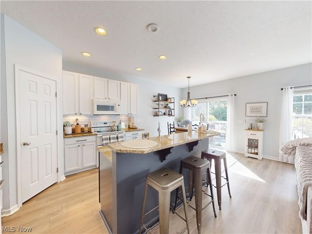4406 Stoneledge Drive, Richmond Heights, OH 44143