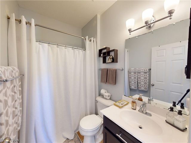 4406 Stoneledge Drive, Richmond Heights, OH 44143