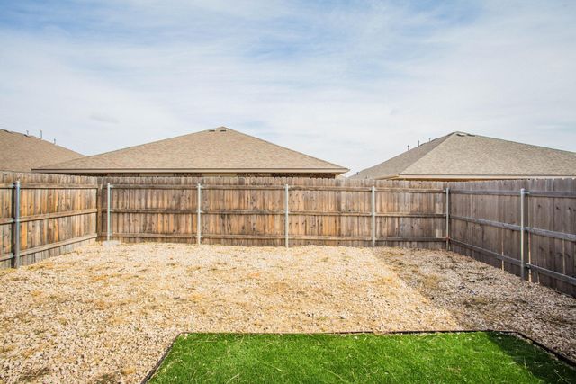 2124 N Jayton Avenue, Lubbock, TX 79403