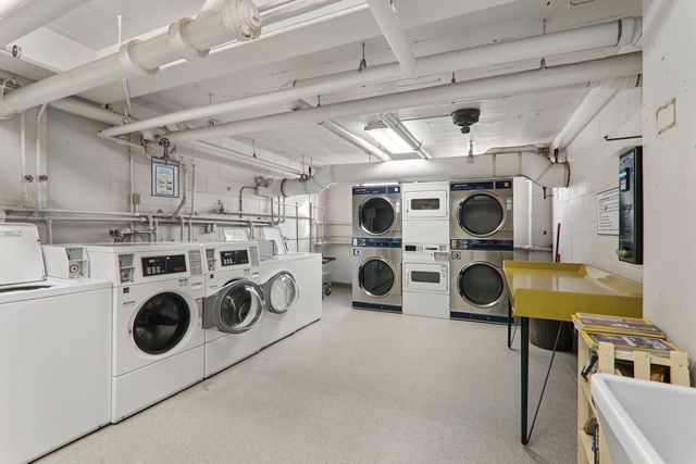 5801 N Sheridan Road 3D, Chicago, IL 60660