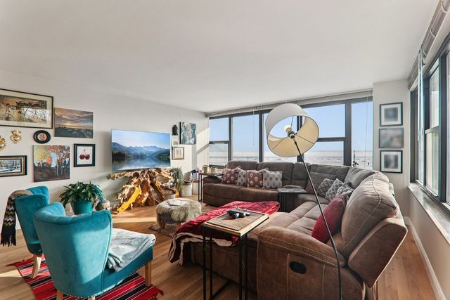 5801 N Sheridan Road 3D, Chicago, IL 60660