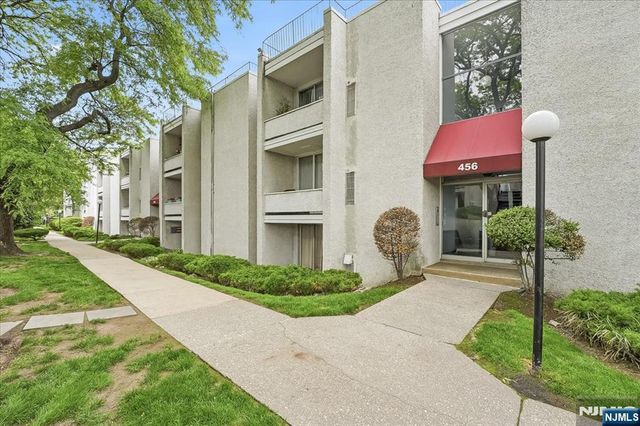 456 River Road D, Nutley, NJ 07110
