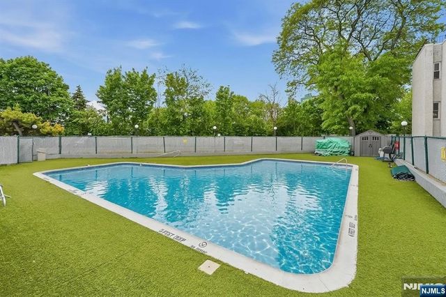 456 River Road D, Nutley, NJ 07110