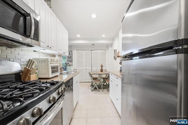 456 River Road D, Nutley, NJ 07110