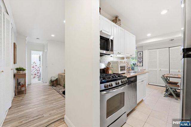 456 River Road D, Nutley, NJ 07110