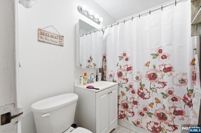 456 River Road D, Nutley, NJ 07110