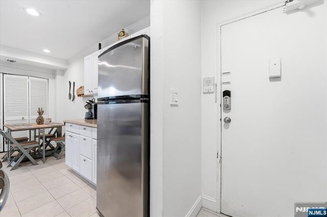 456 River Road D, Nutley, NJ 07110