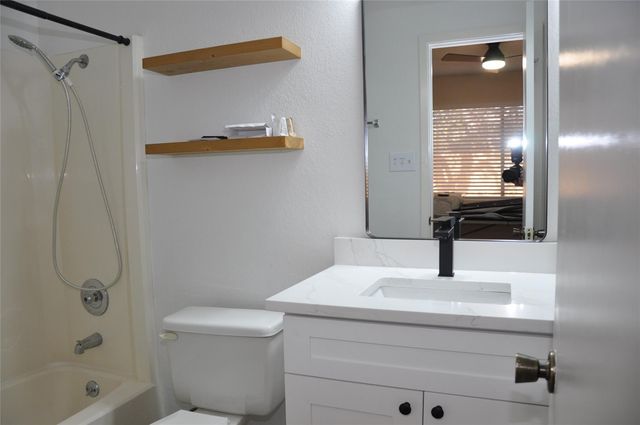 804 Osage DR A, Leander, TX 78641