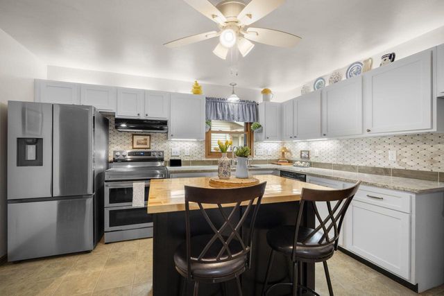 5553 S Swift AVENUE, Cudahy, WI 53110
