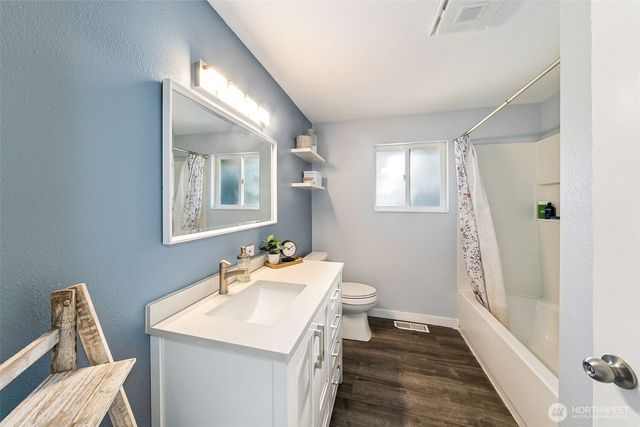 1214 Harding Street, Enumclaw, WA 98022