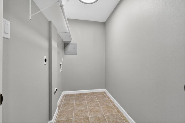 6522 Barrygate Drive, Spring, TX 77373