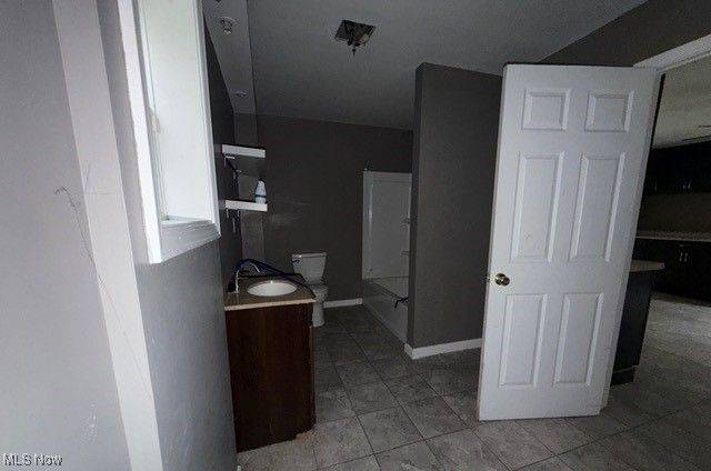 1135 Sharon Avenue, Zanesville, OH 43701