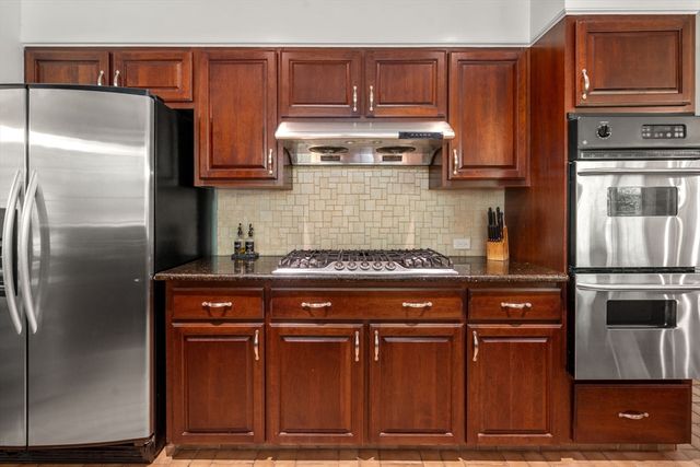 62 Mill St, Sherborn, MA 01770